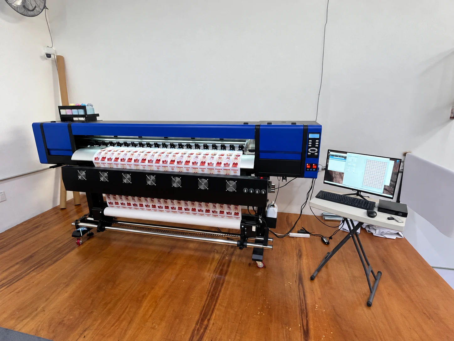 Plotter azul del taller de PMP
